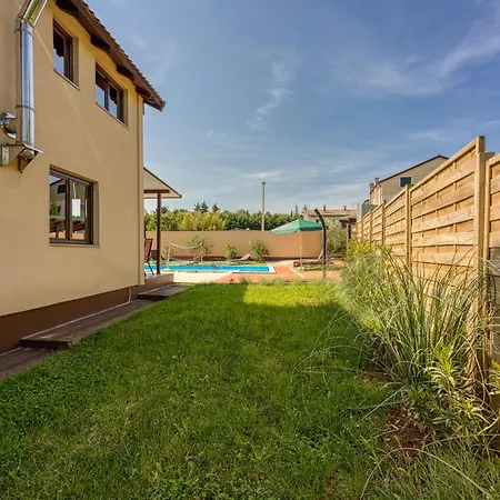 Minja With Private Pool - Happy Villa *