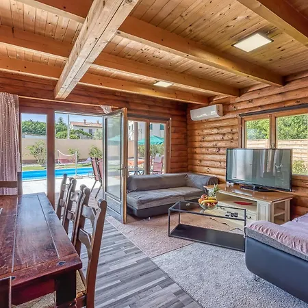 Minja With Private Pool - Happy